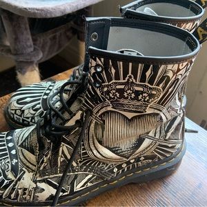 Men’s size 13 Dr Martens, black and white